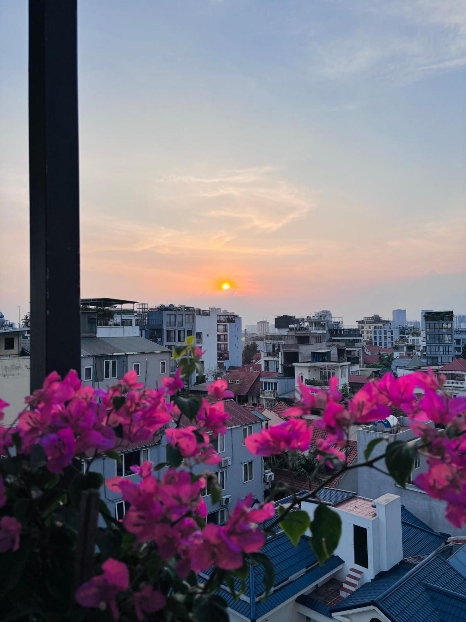 T98 Westlake Quang An - Tay Ho Center Garden View Studio! هانوي المظهر الخارجي الصورة